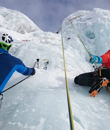 Cascade de Glace : L’Aventure Givrée au Cœur du Haut-Giffre