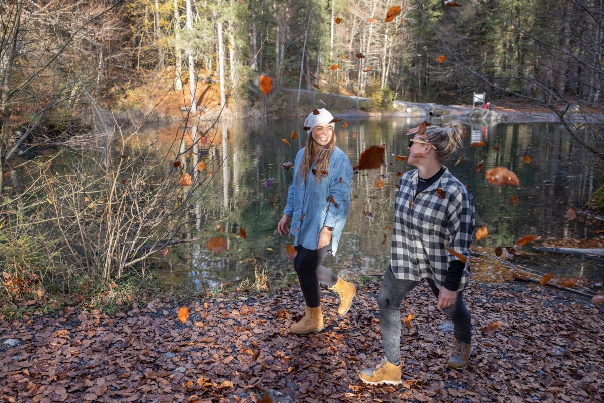 Balade à deux au cœur des couleurs d’automne