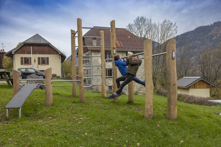 Aire de fitness en extérieur à La Rivière Enverse