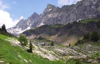 Tour des Dents Blanches GR®P mini 4 jours.  Les Allamands ( 1096m) – Refuge de Bostan-Tornay (1757m). Etape 01