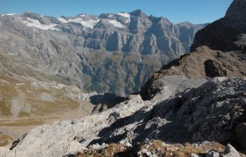 Tour des Dents Blanches GR®P mini 4 jours. Refuge de Folly – Les Allamands (1996m). Etape 04