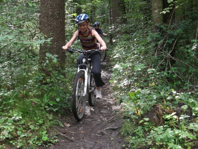 revalogi-vtt-classe-de-decouverte-ete-le-salvagny.jpg