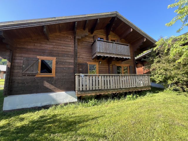 Chalet vue extérieur printemps