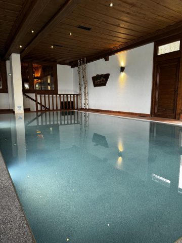 Piscine intérieure