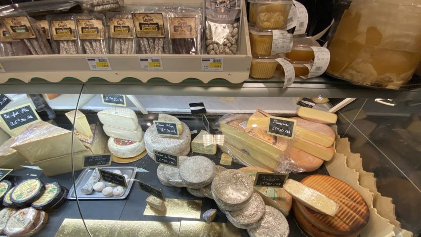 Fromage et charcuterie à la coupe