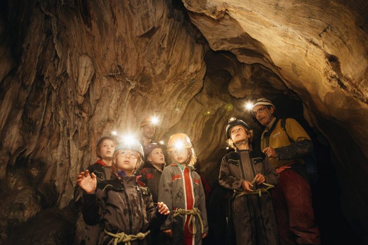 Sortie Spéléologie : Découvrez l’envers secret de la montagne !_Samoëns