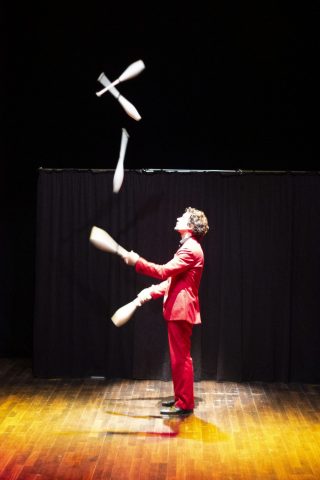 Les Illusions d’Anto : un spectacle magique et circassien_Sixt-Fer-à-Cheval