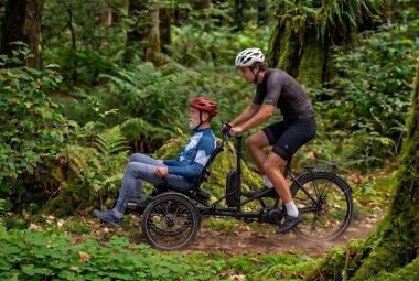 Présentation des vélos adaptés et fauteuils tout terrain